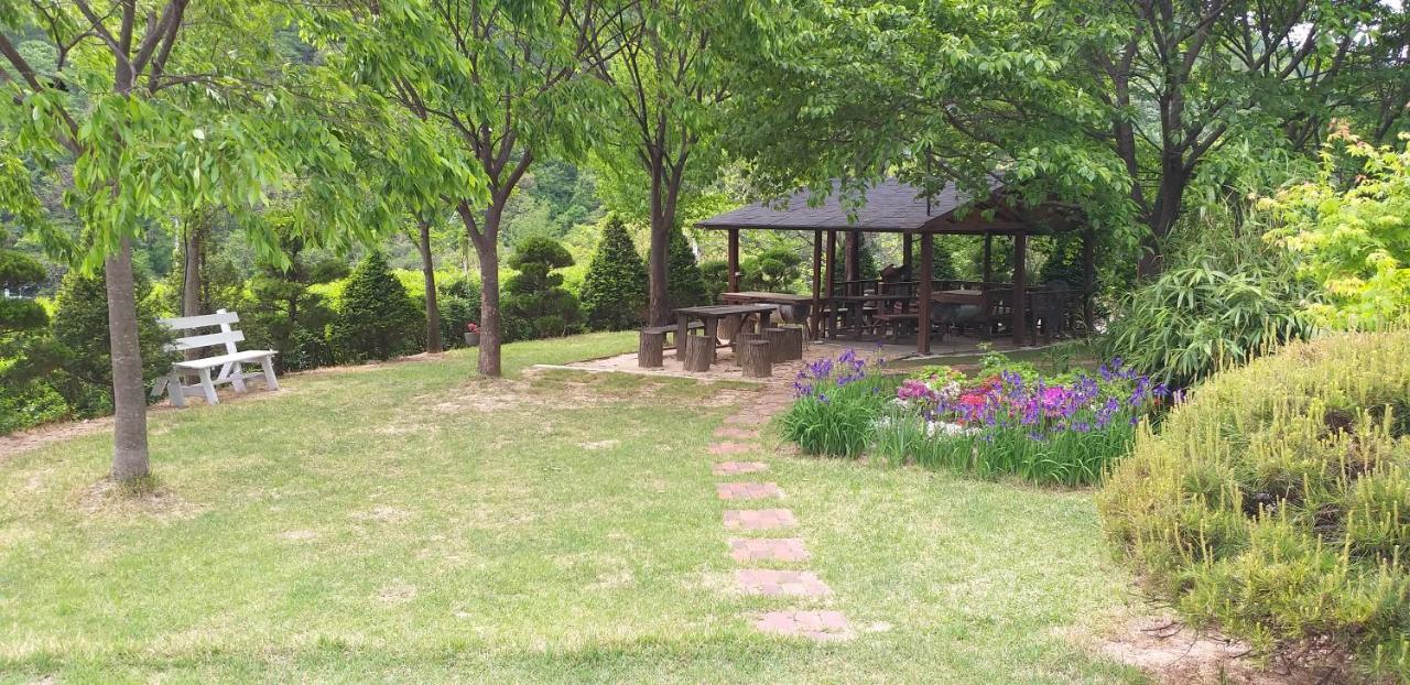 Chamjoeun Pension Chech'ŏn Exterior foto