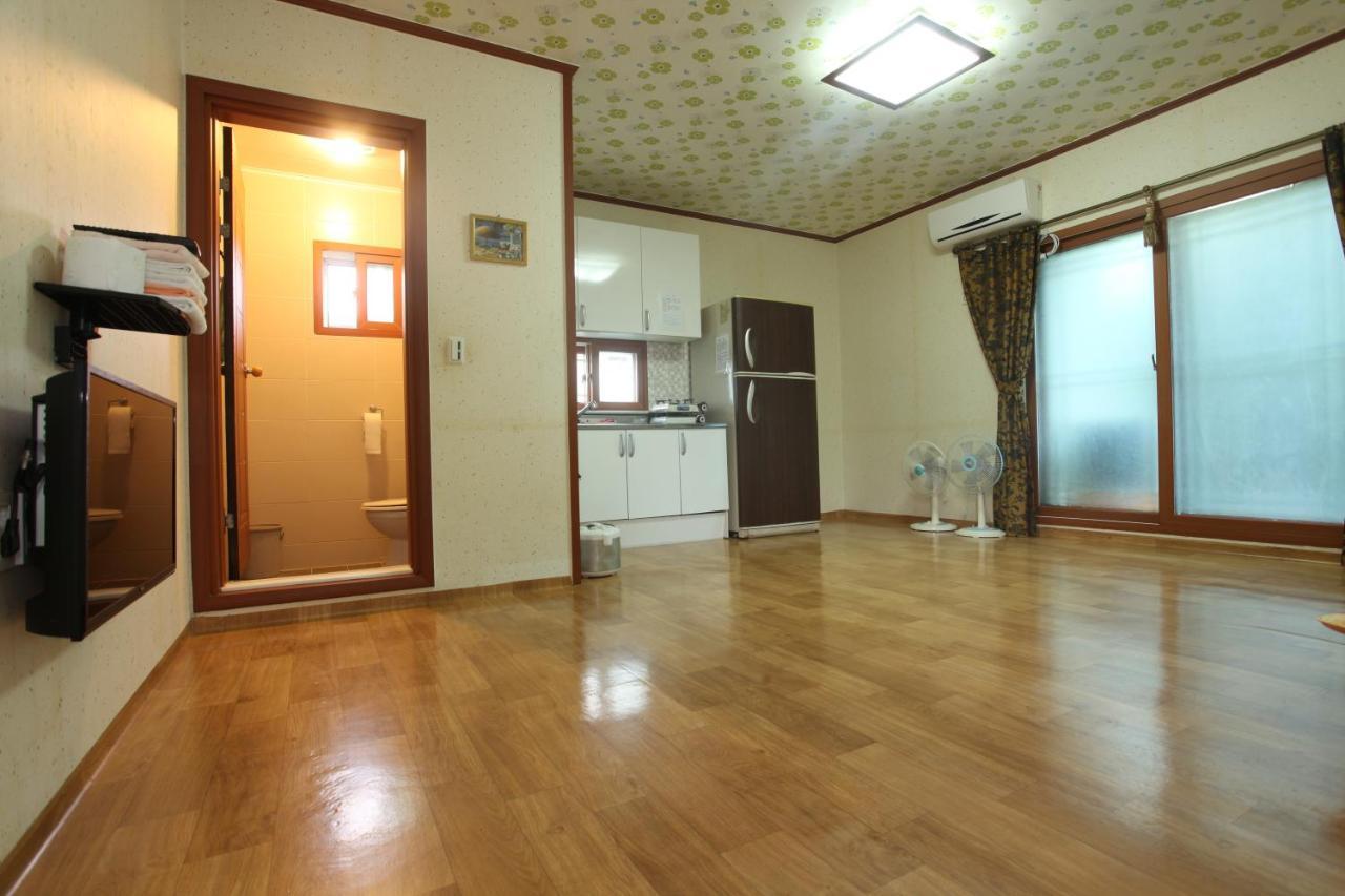 Chamjoeun Pension Chech'ŏn Exterior foto